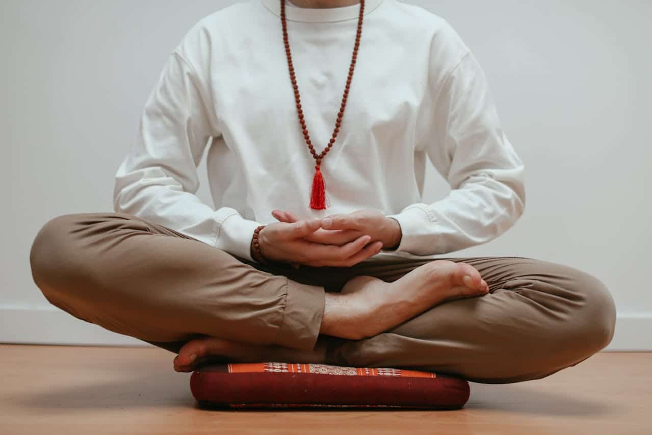 La meditación beneficia el flujo sanguíneo mejora tu salud cardiovascular con técnicas simples